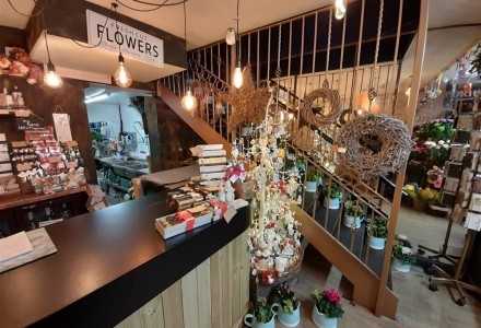 busy-florists-with-alcohol-licence-in-chesterfield-590815