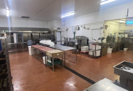 wholesale-butchers-plus-retail-stall-in-south-york-590758